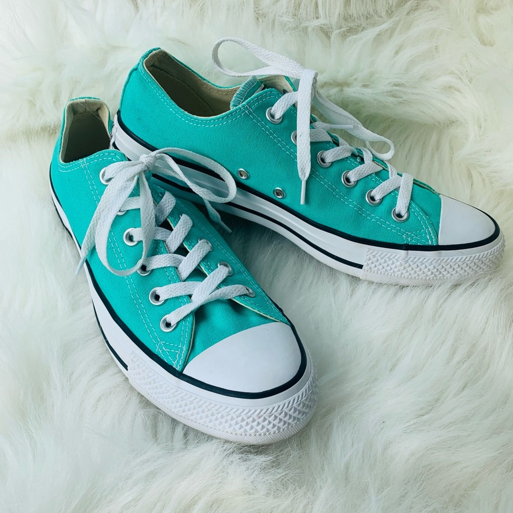 Converse Men’s 8/Women’s 10